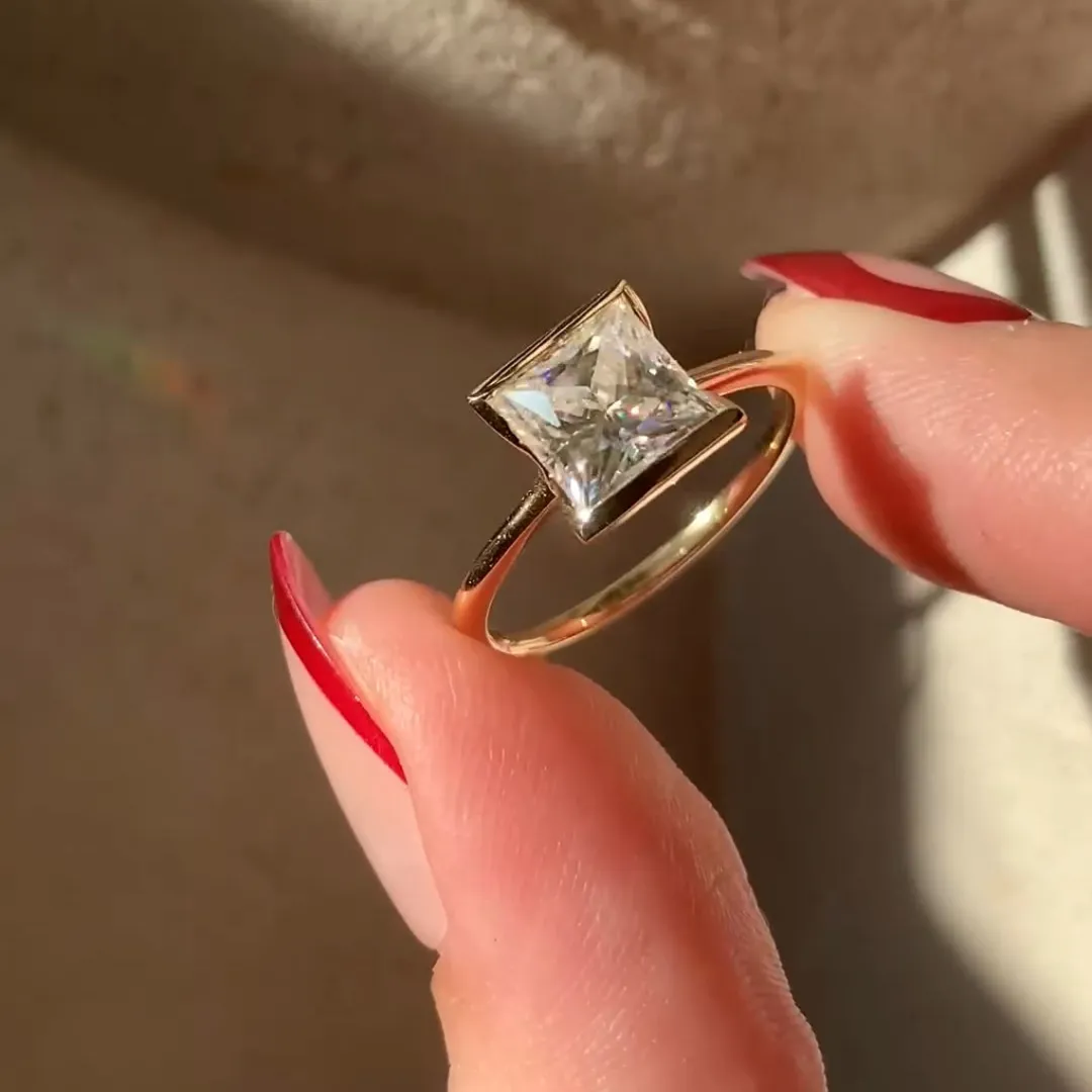 /public/photos/live/Princess Cut Half Bezel Set Solitaire Engagement Ring 514 (4).webp